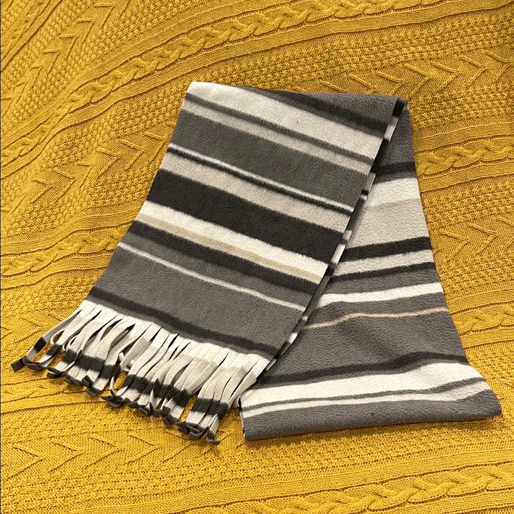 Source Unknown Gray and White Striped Scarf